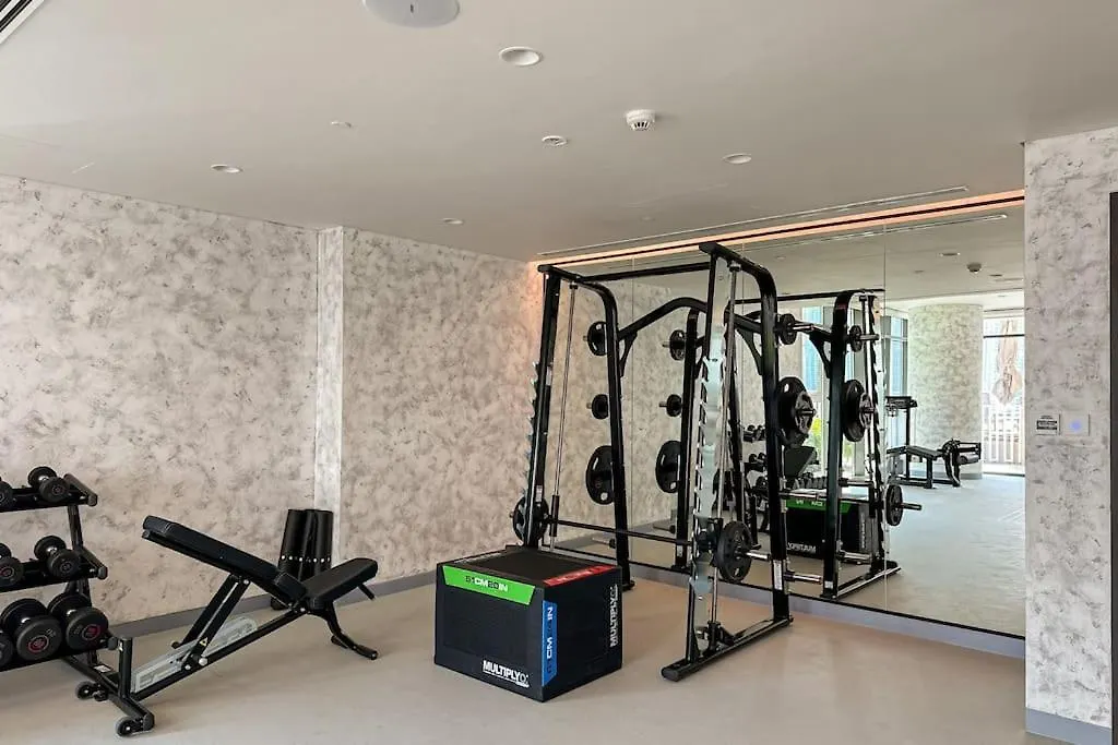 Higuests - Emaar Beachfront Haven With Majestic Marina Views Dubai Apartment