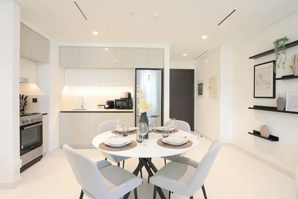 Apartment Higuests - Emaar Beachfront Haven With Majestic Marina Views Dubai United Arab Emirates