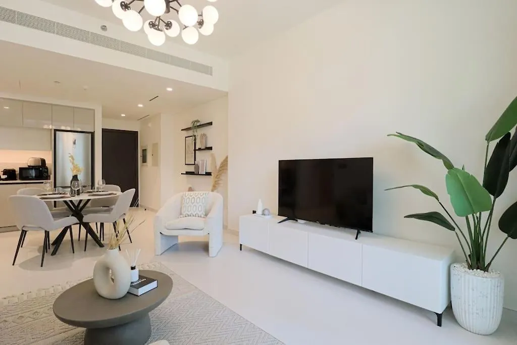 Apartment Higuests - Emaar Beachfront Haven With Majestic Marina Views Dubai