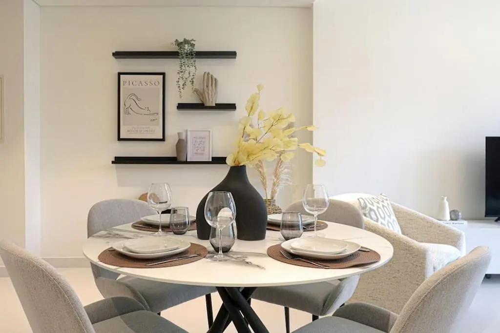 Apartment Higuests - Emaar Beachfront Haven With Majestic Marina Views Dubai